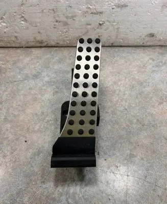 Mercedes-Benz E AMG W212 Accelerator throttle pedal A204300204