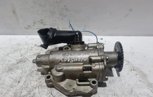 Volkswagen Golf VII Oil pump 04E115109C
