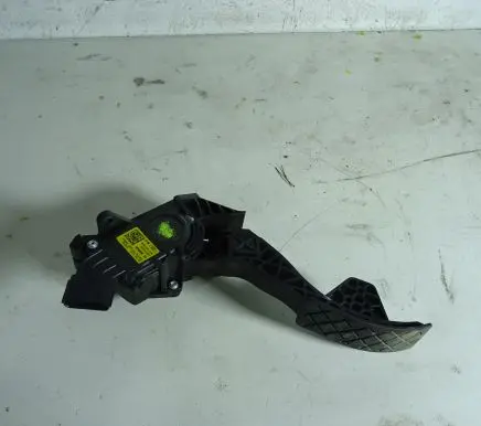 Seat Toledo I (1L) Accelerator throttle pedal 6C1721503D