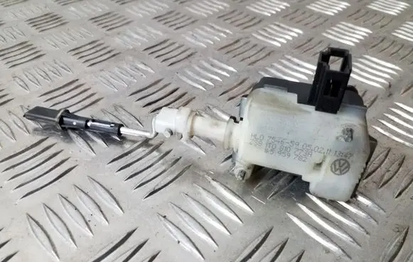 Fuel tank cap lock motor