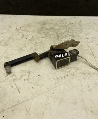 Headlight/headlamp level sensor