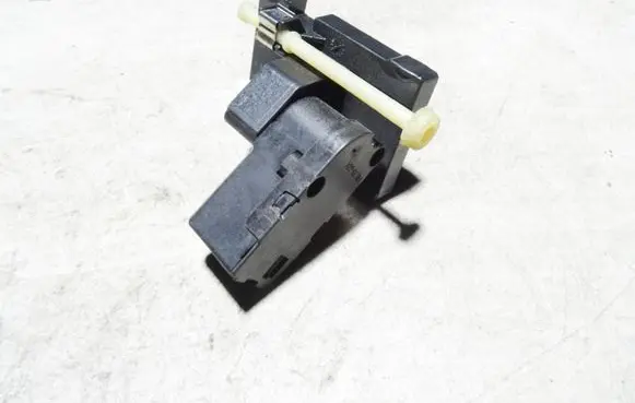 Volkswagen Golf V Headlight level adjustment motor 1J0941295A 1301398243