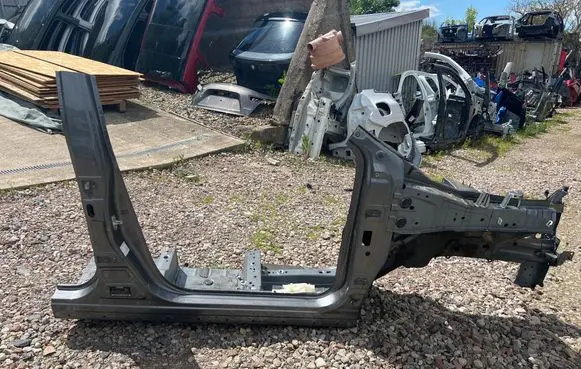 Nissan X-Trail T33 Front quarter panel