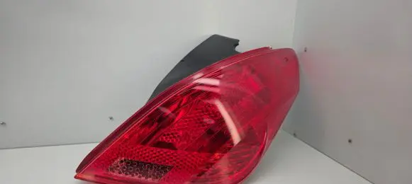 Peugeot 308 Rear/tail lights 9680425680