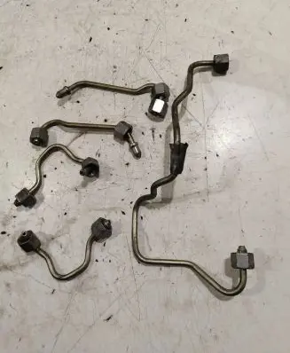 BMW 5 E60 E61 Fuel injector supply line/pipe 