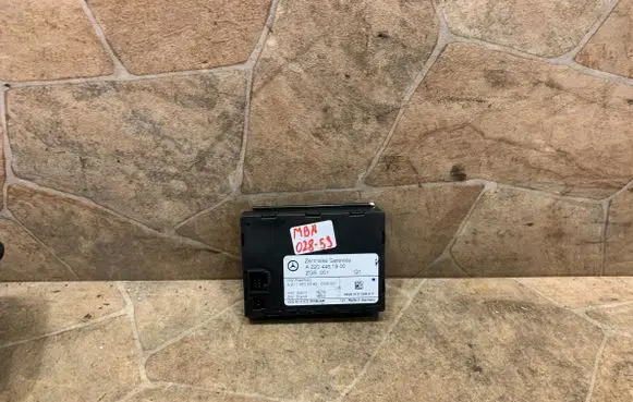 Mercedes-Benz SL R230 Gateway control module A2204451900