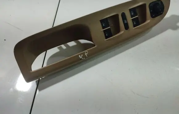 Volkswagen PASSAT B6 Electric window control switch 3C1867171B