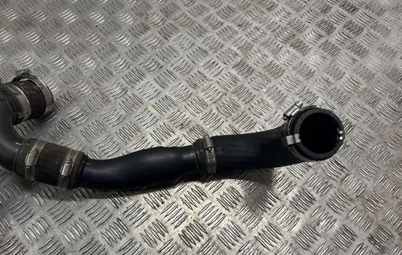 Ford Explorer V Intercooler hose/pipe DB536C646AJ DB5Z6C646K DB536G646AK