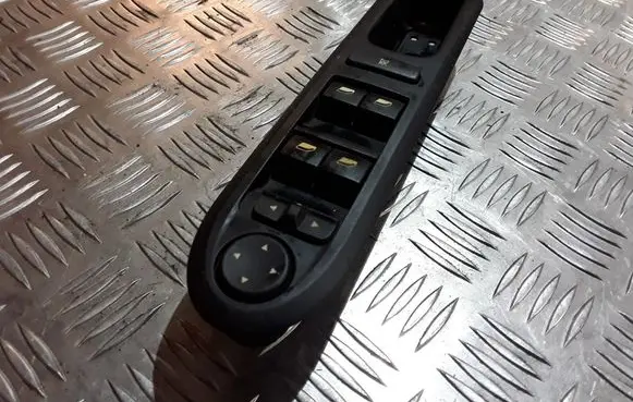 Peugeot 407 Electric window control switch 96468704XT