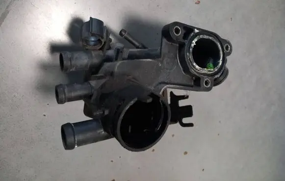 Volkswagen Polo III 6N 6N2 6NF Thermostat/thermostat housing 032121111n