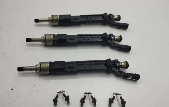 Nissan Juke II F16 Fuel injector A2820701000 166001525R
