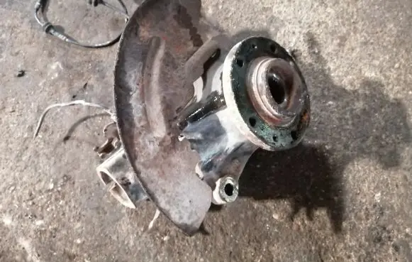 Peugeot 607 Front wheel hub