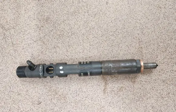 Nissan Note (E11) Fuel injector 8200421359 H8200421897