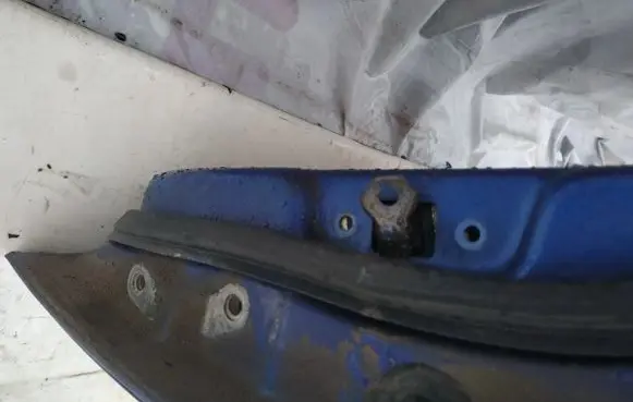 Chevrolet Lacetti Rear door check strap stopper