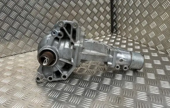 Gearbox transfer box case