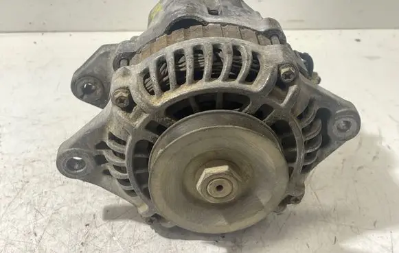 Nissan X-Trail T30 Generator/alternator 231005M310 12V90A5706