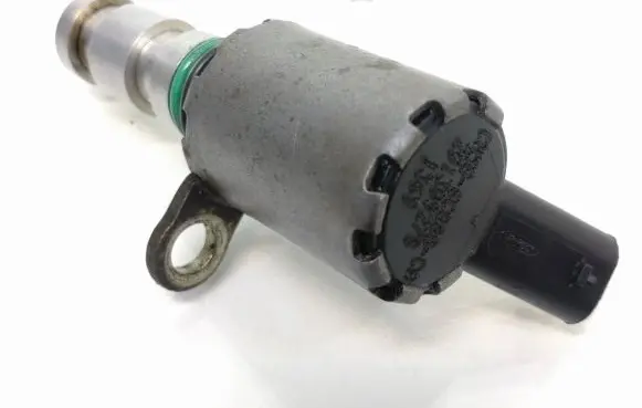 Ford Focus Oil pressure sensor Cm5g6c880ca
