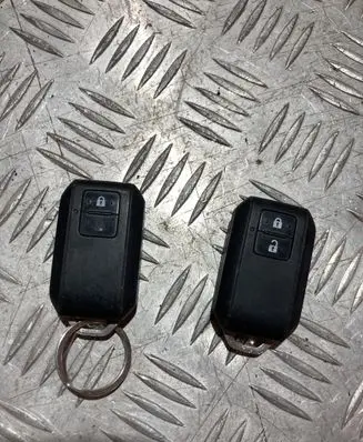 Suzuki Swift III Ignition key/card PK20126