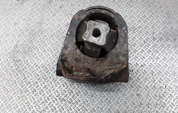 Toyota Corolla Verso AR10 Engine mount bracket