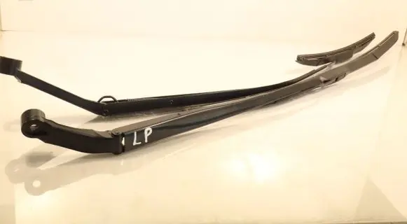 Toyota Corolla E210 E21 Front wiper blade arm 5J9219