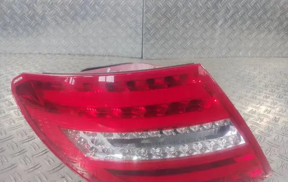Rear/tail lights
