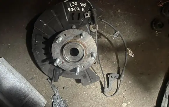 Hyundai Kona I Front wheel hub XZXZ