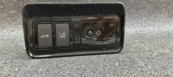 Jaguar XE Tailgate opening switch GX7311654HC