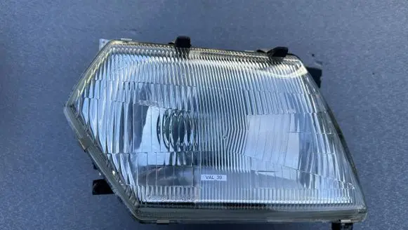 Nissan Patrol Y61 Headlight/headlamp 26010VB528
