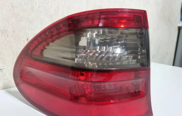 Mercedes-Benz E W211 Rear/tail lights 2118202764