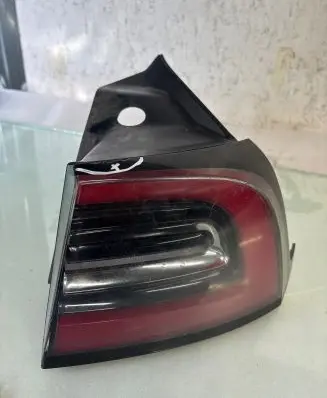 Tesla Model Y Rear/tail lights 1502087-99-D