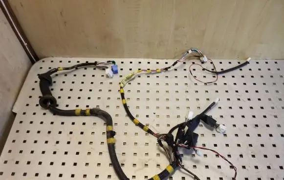 Lexus RX 330 - 350 - 400H Front door wiring loom 8215248240