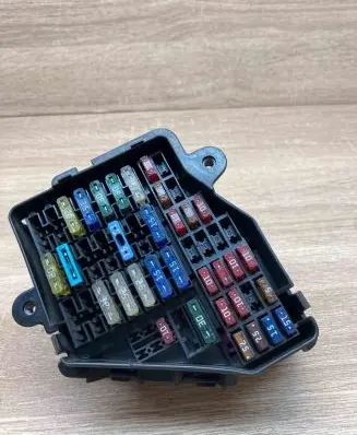 Volkswagen PASSAT B5 Fuse module 8D1941824 Used
