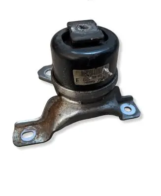 Volvo XC60 Engine mount bracket 8G9N6F012