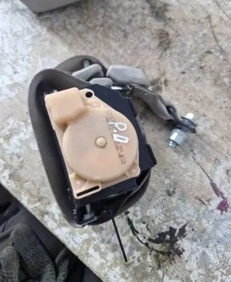 Mazda CX-7 Front seatbelt