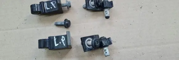 Rear door hinge set