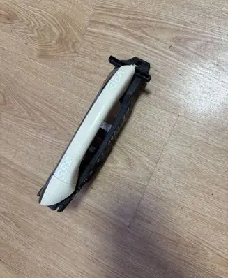 Mercedes-Benz E W211 Rear door exterior handle