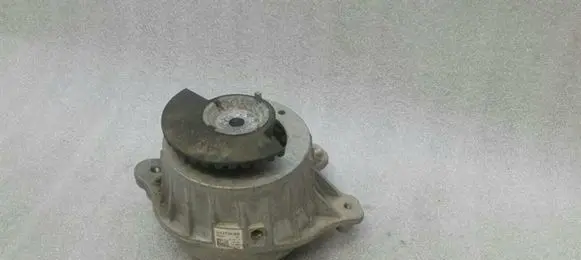 Mercedes-Benz E W213 Gearbox mount A2132403200