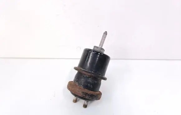 Subaru Outback (BS) Engine mount bracket