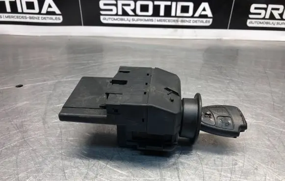 Mercedes-Benz C W203 Ignition lock 2035450308 33002102 33002104