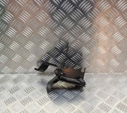 Nissan Qashqai ABS pump bracket 