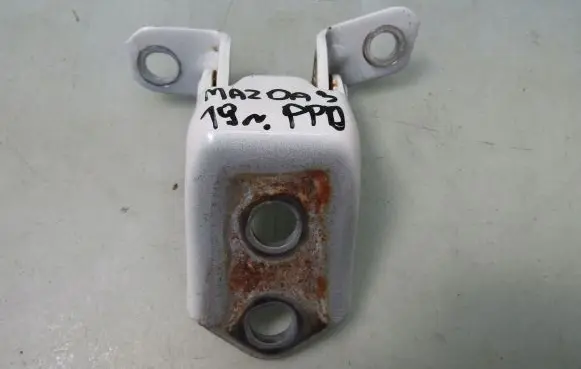 Mazda 3 Front door lower hinge 