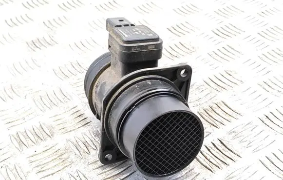 Skoda Fabia Mk2 (5J) Mass air flow meter 03L906461 5WK97023 026011403