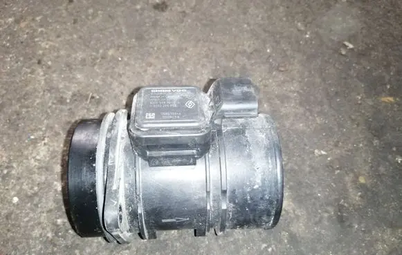 Renault Modus Mass air flow meter 8200358901