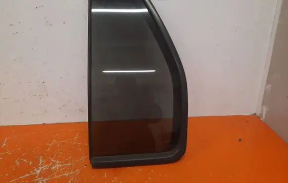 Nissan Pathfinder R50 Rear side window 43R-00150