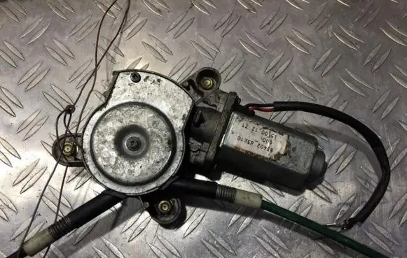Suzuki Wagon R+ Front door window regulator motor 8340283e01