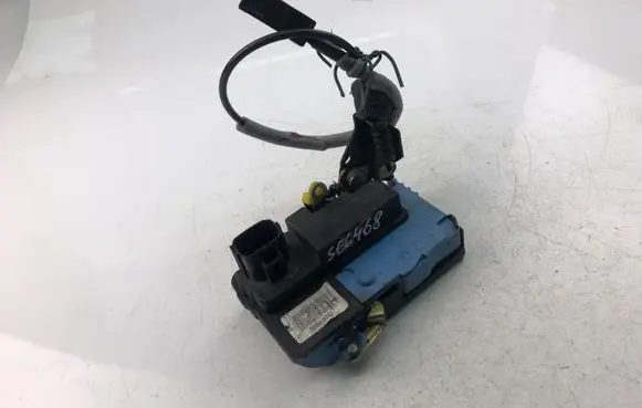 Volvo V70 Rear door lock 30663042