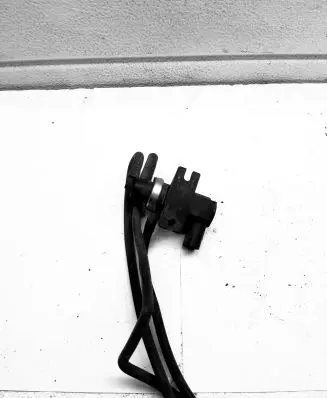 Volkswagen Polo Engine mount vacuum valve 1J090662730