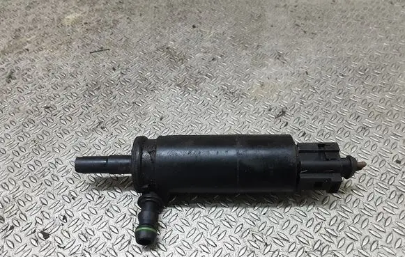 Skoda Octavia Mk2 (1Z) Headlight washer pump 3B7955681