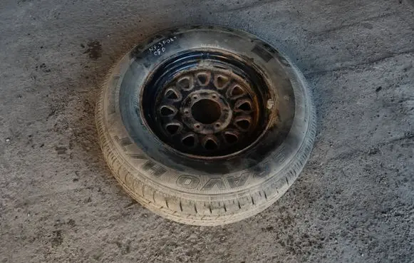 Mitsubishi Pajero Sport I R16 spare wheel 2570R16