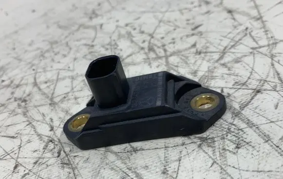 Mercedes-Benz CL C215 Airbag deployment crash/impact sensor 0025426918